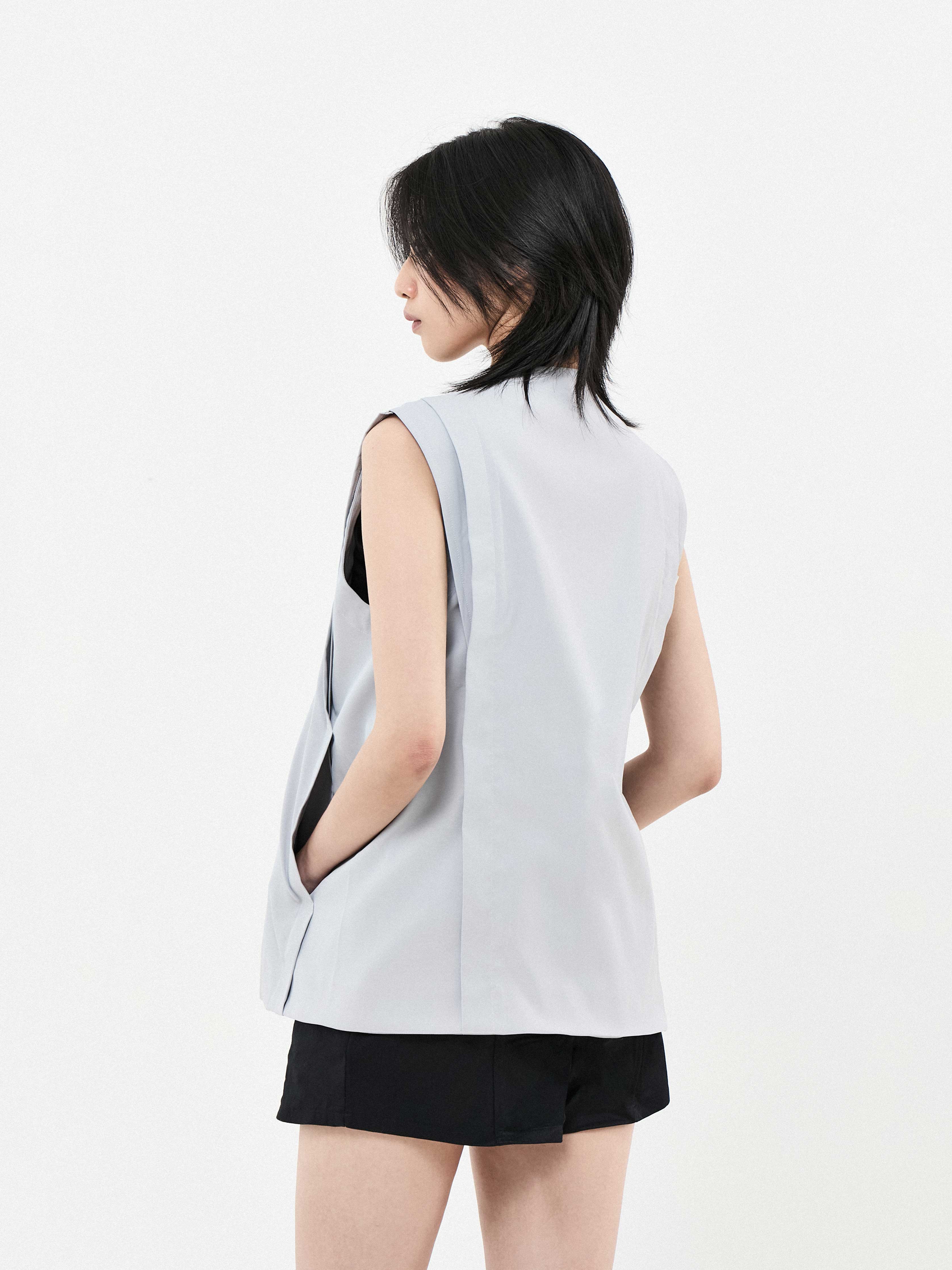 Independent Buttoned Vest | Black