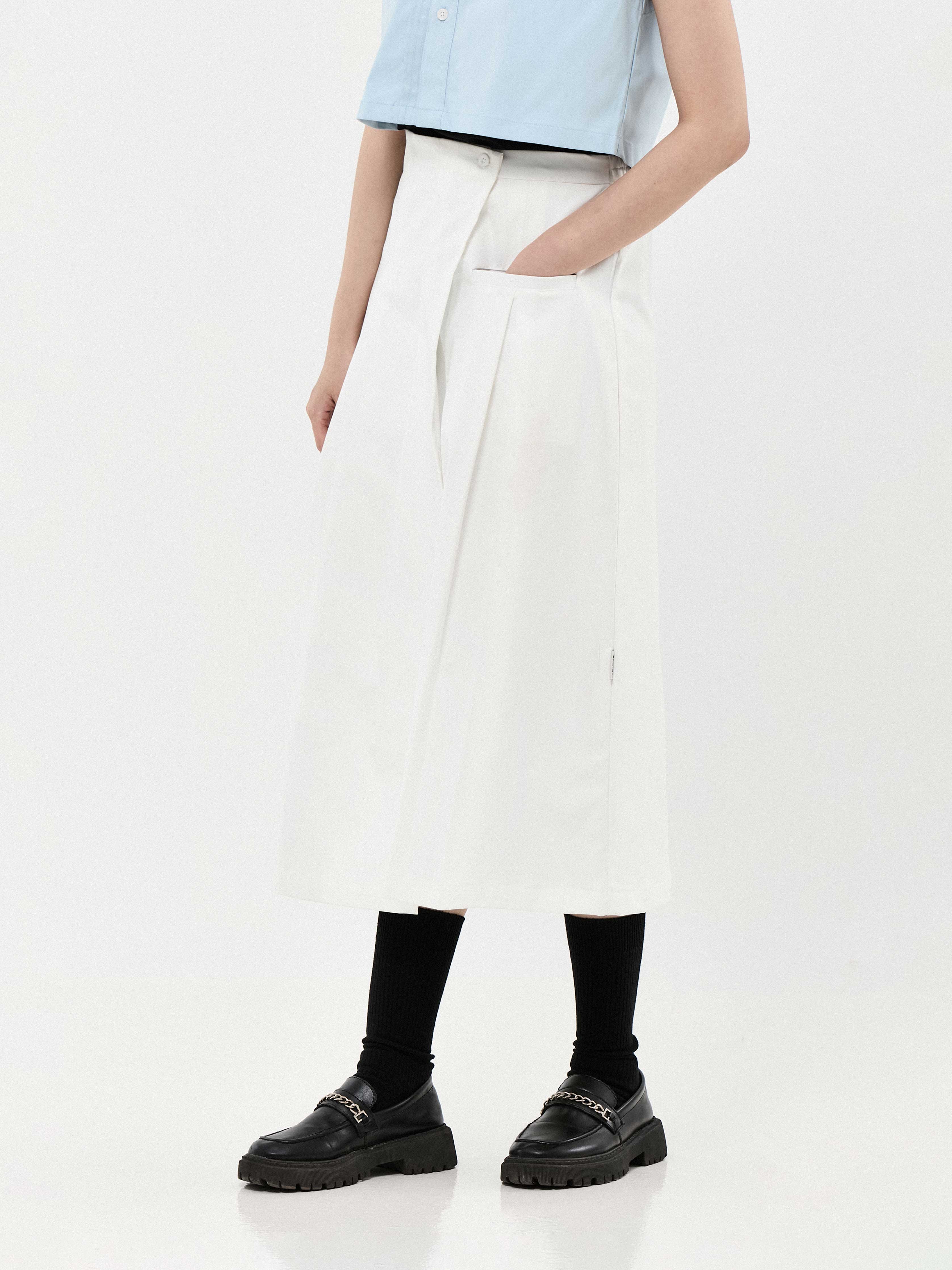 Ma-ny Ways Box Pleated Midi Skirt | White