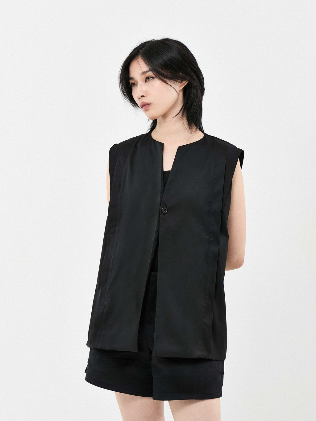 Independent Buttoned Vest | Black