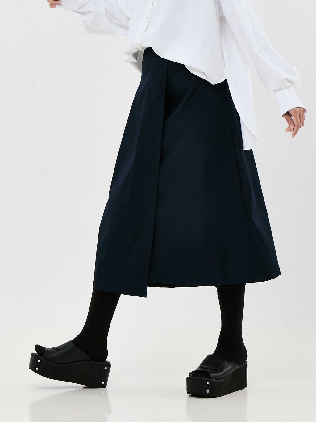 Ma-ny Ways Box Pleated Midi Skirt | White