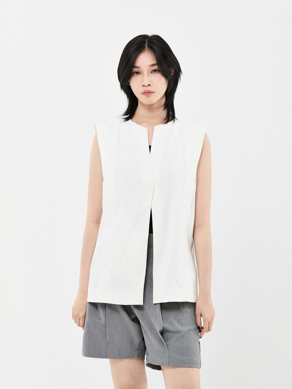 Independent Buttoned Vest | White