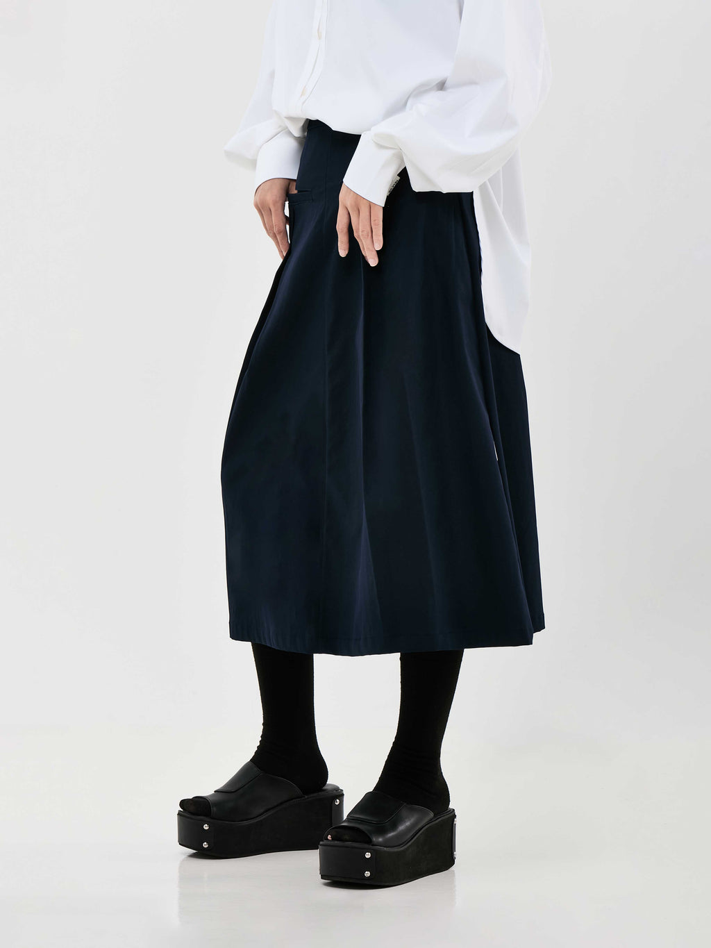 Ma-ny Ways Box Pleated Midi Skirt | White