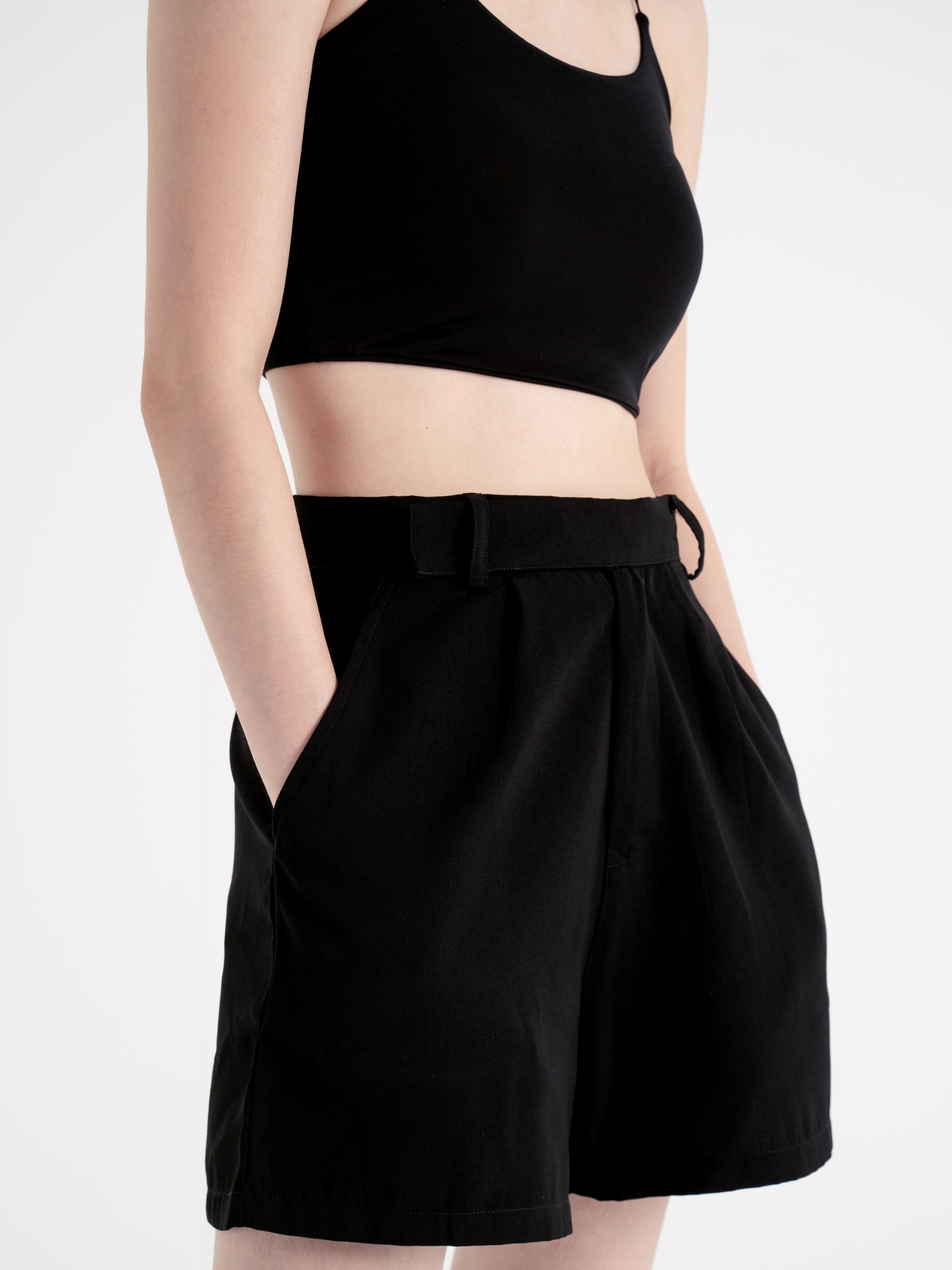 Neucvr Classic - High Waist Bermuda Shorts