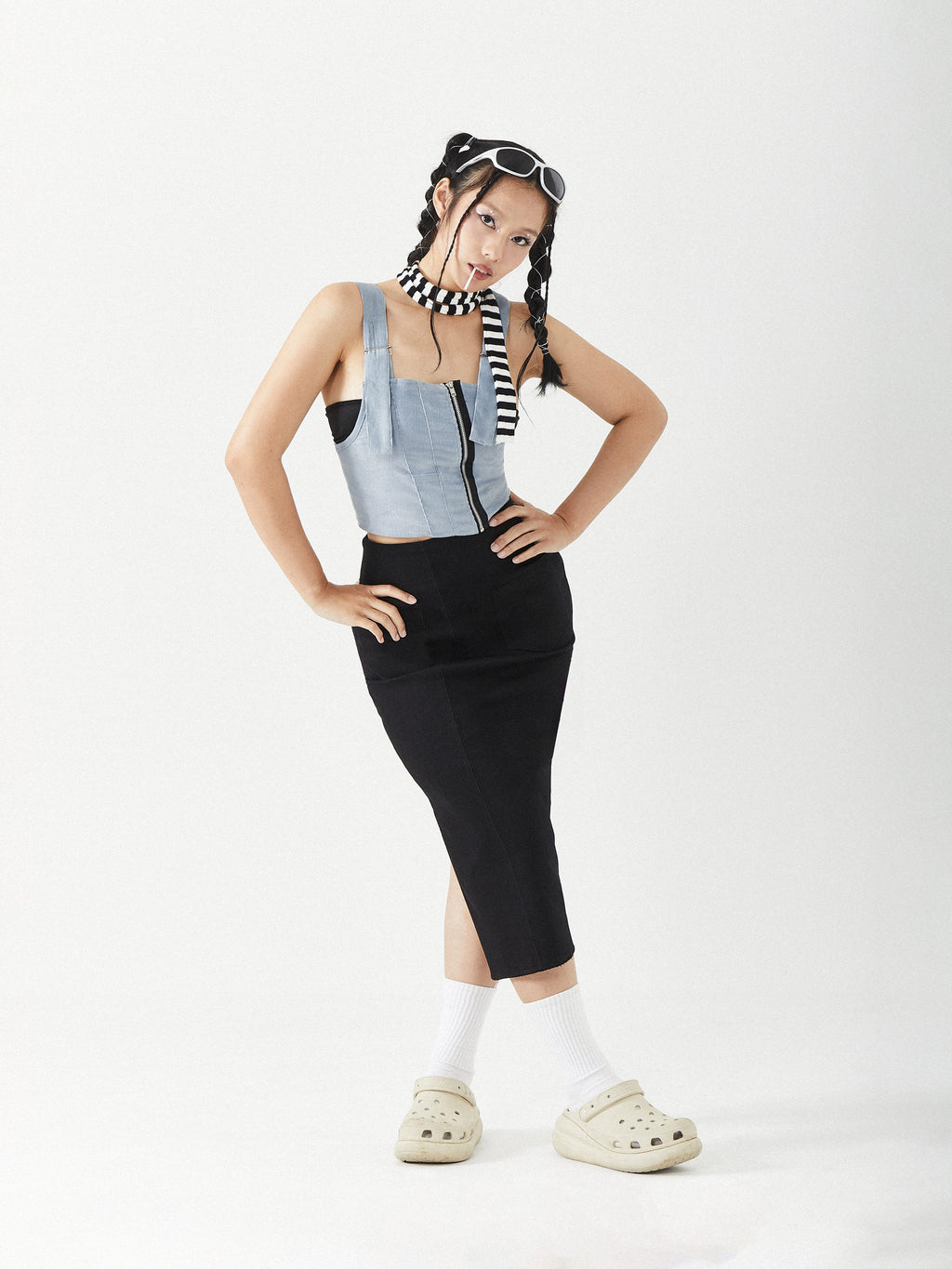 Cropped Corduroy Zipper Vest Top | Black