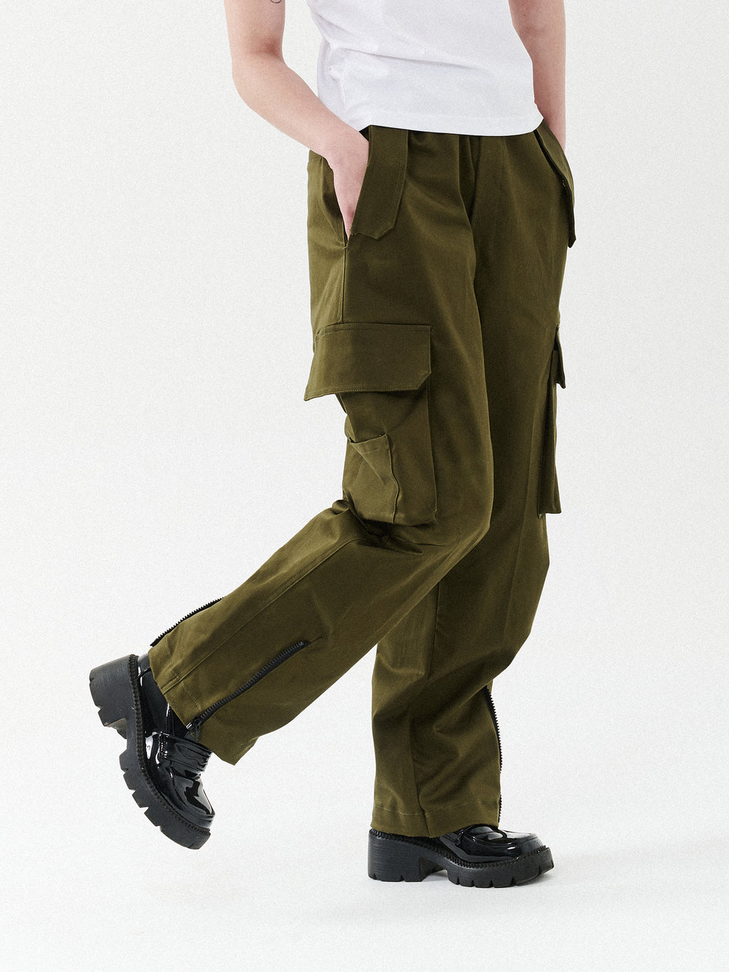 Side Split Zipper Cargo Pants | Black