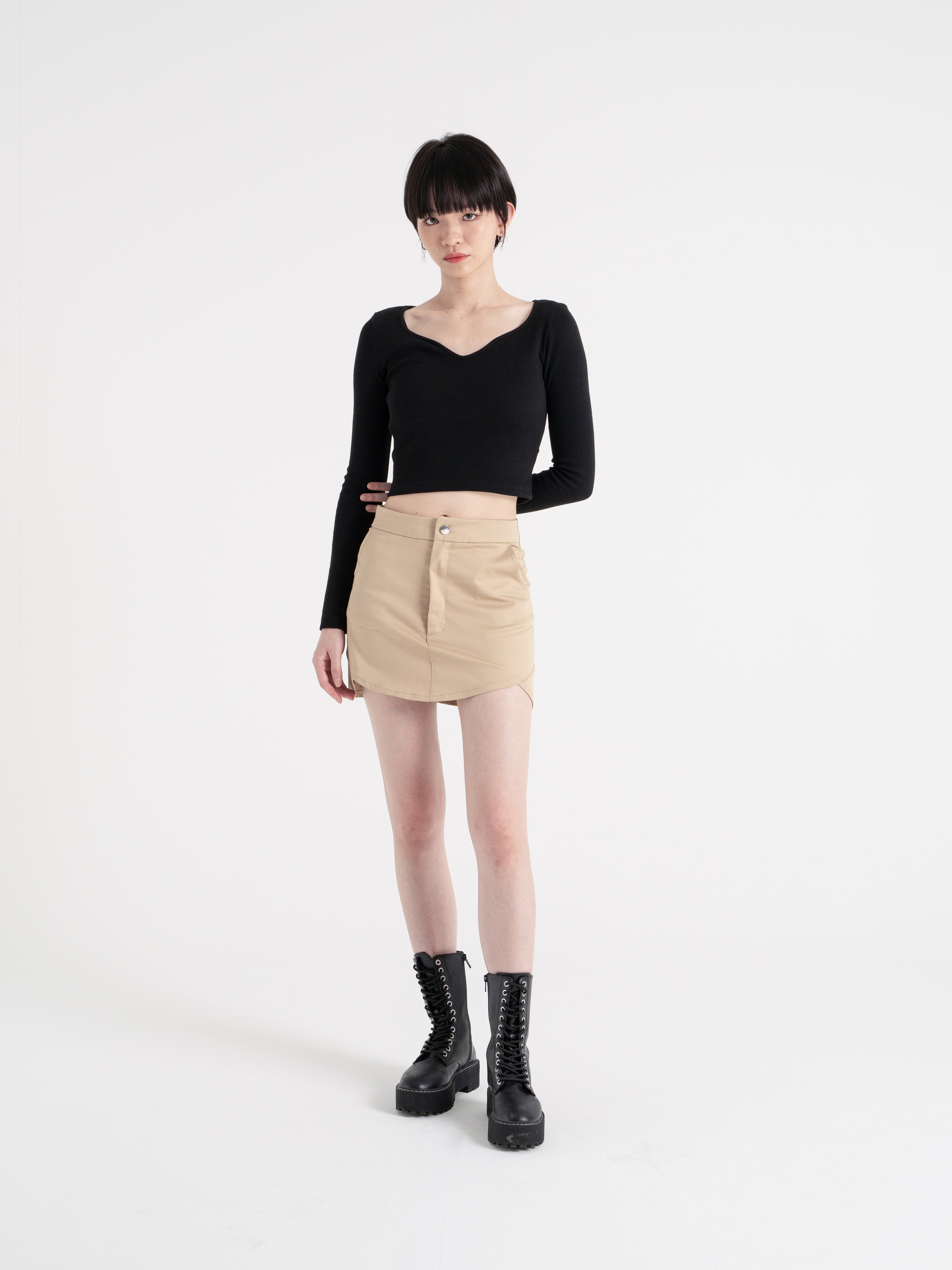 Neucvr Classic - Curved Line Mini Skirt (Khaki)