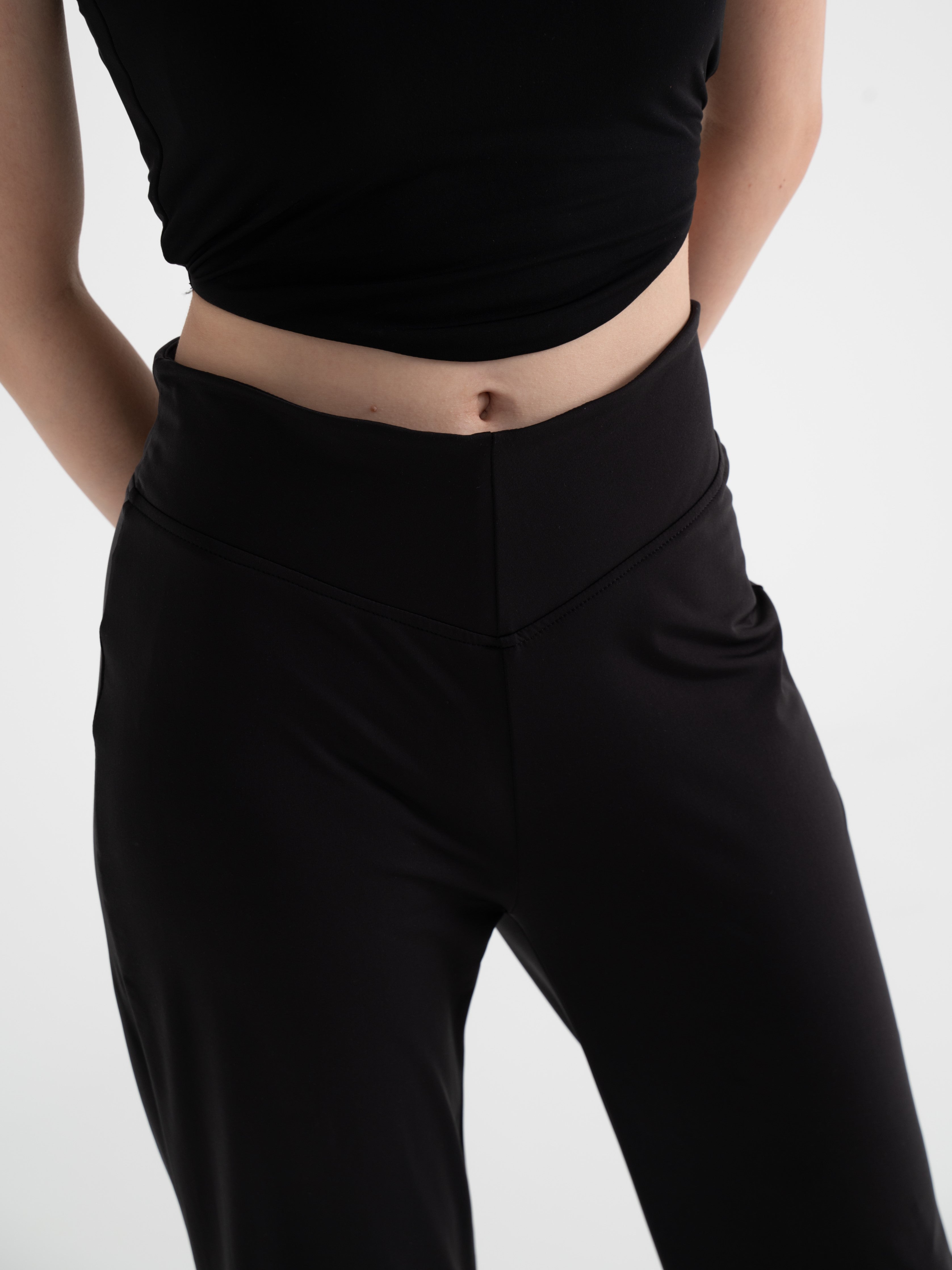 NCVR - Kick Flare V Pants