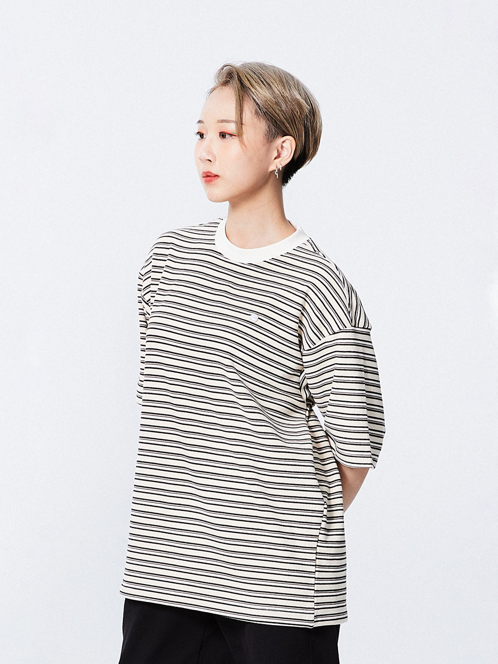 Cozy Stripes Emblem Tee | Grey