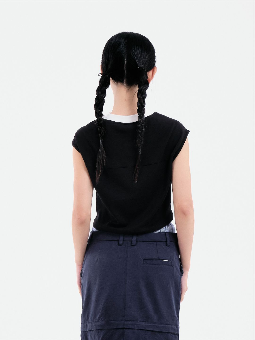 Build-In Layer Cropped Top | Black