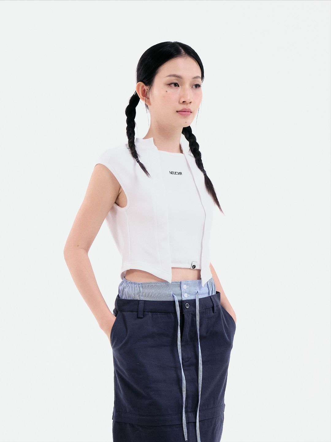 Build-In Layer Cropped Top | Black